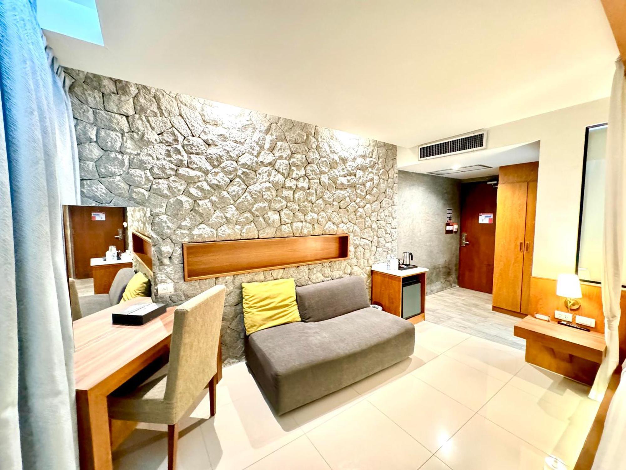 De Coze Hotel Patong Eksteriør bilde